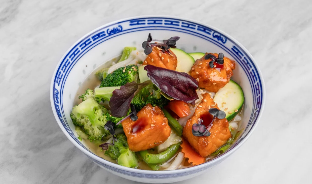 Udon mit Lachs — Asia Quick Kiel